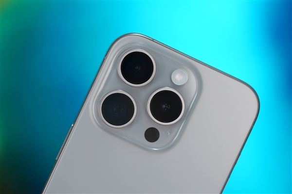 iPhone史诗级变革 代码显示可从App Store外安装应用