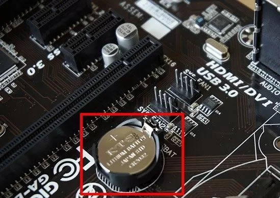 电脑开机显示器无信号、键盘鼠标不亮怎么回事?