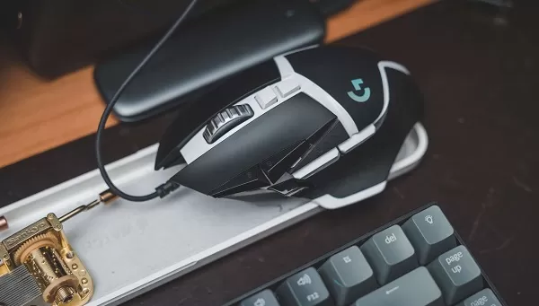 罗技g502se和hero什么区别?罗技g502se和hero区别介绍